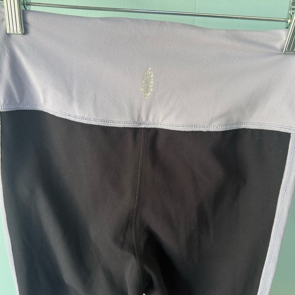 Free People FP Movement Size XS Sail Away Leggings - Picture 10 of 12